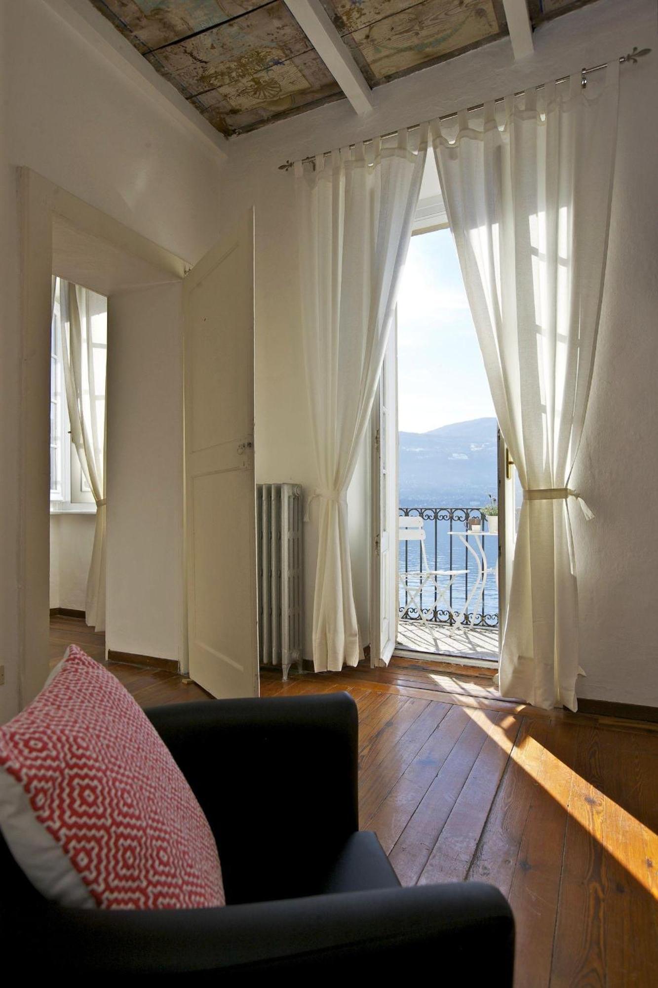 Appartamenti Vista Isola Verbania Bagian luar foto